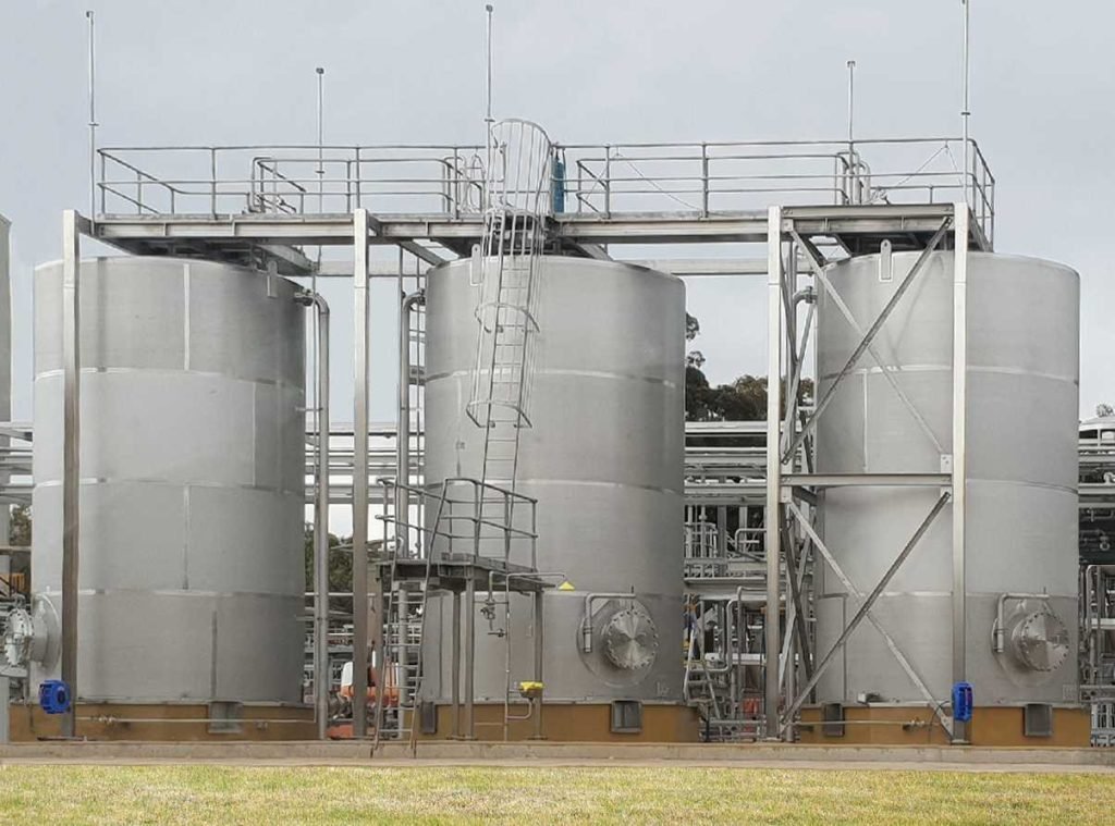sulphuric acid storage tank