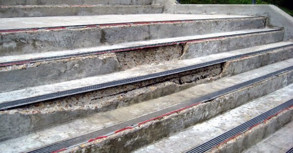 Concrete Defects in Staircases